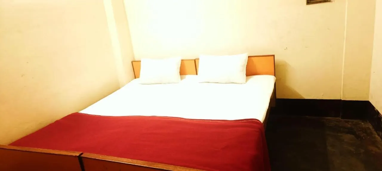 Girdhari Guest House Варанаси